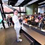 Prefeito David Almeida oficializa criação de selos para empresas que apoiam a defesa da natureza e dos animais
