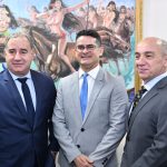 Entrega de veículos adaptados para unidades da Semed
